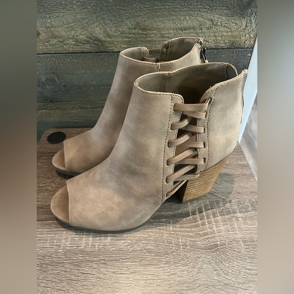 Rampage Tan Wedge Peep Toe Booties Size 7.5 - Picture 8 of 14